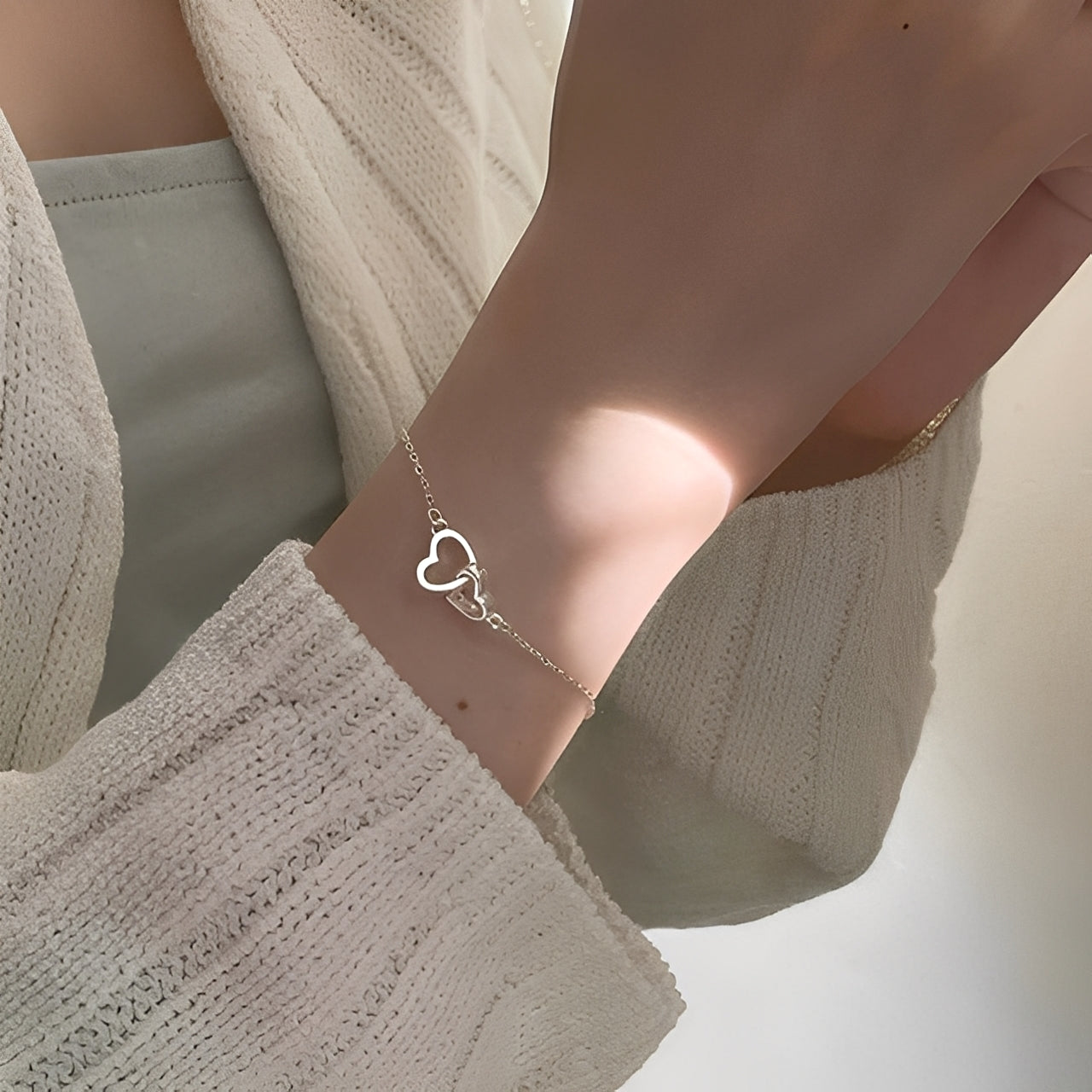 Amara – Pulsera amuleto con doble corazón