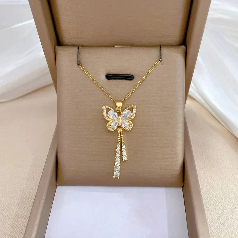 Avie – Collar Brillante de Mariposa de Diamantes