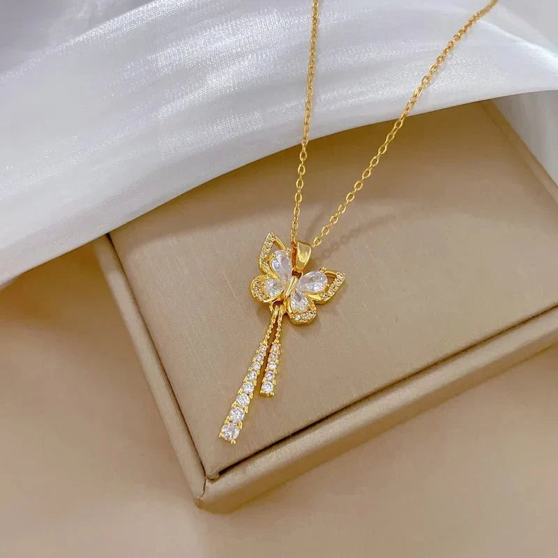 Avie – Collar Brillante de Mariposa de Diamantes