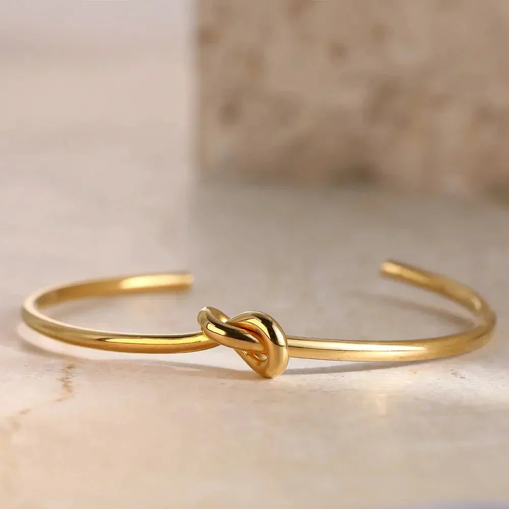 Clea – Pulsera clásica con nudo