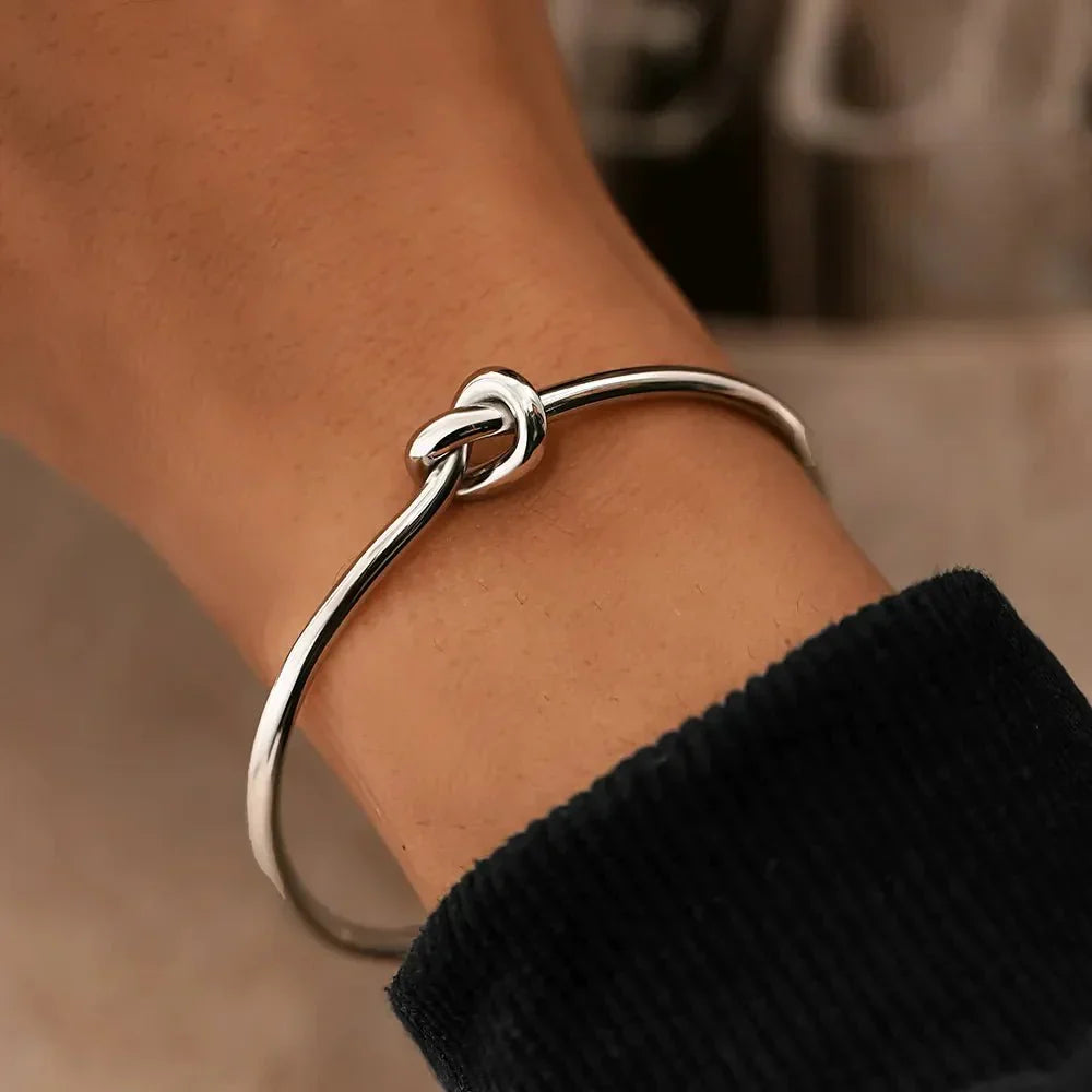 Clea – Pulsera clásica con nudo