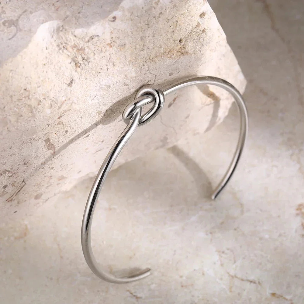 Clea – Pulsera clásica con nudo