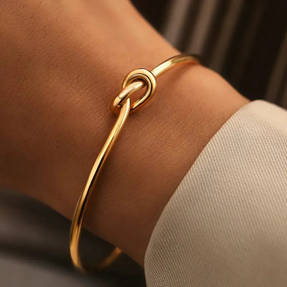 Clea – Pulsera clásica con nudo