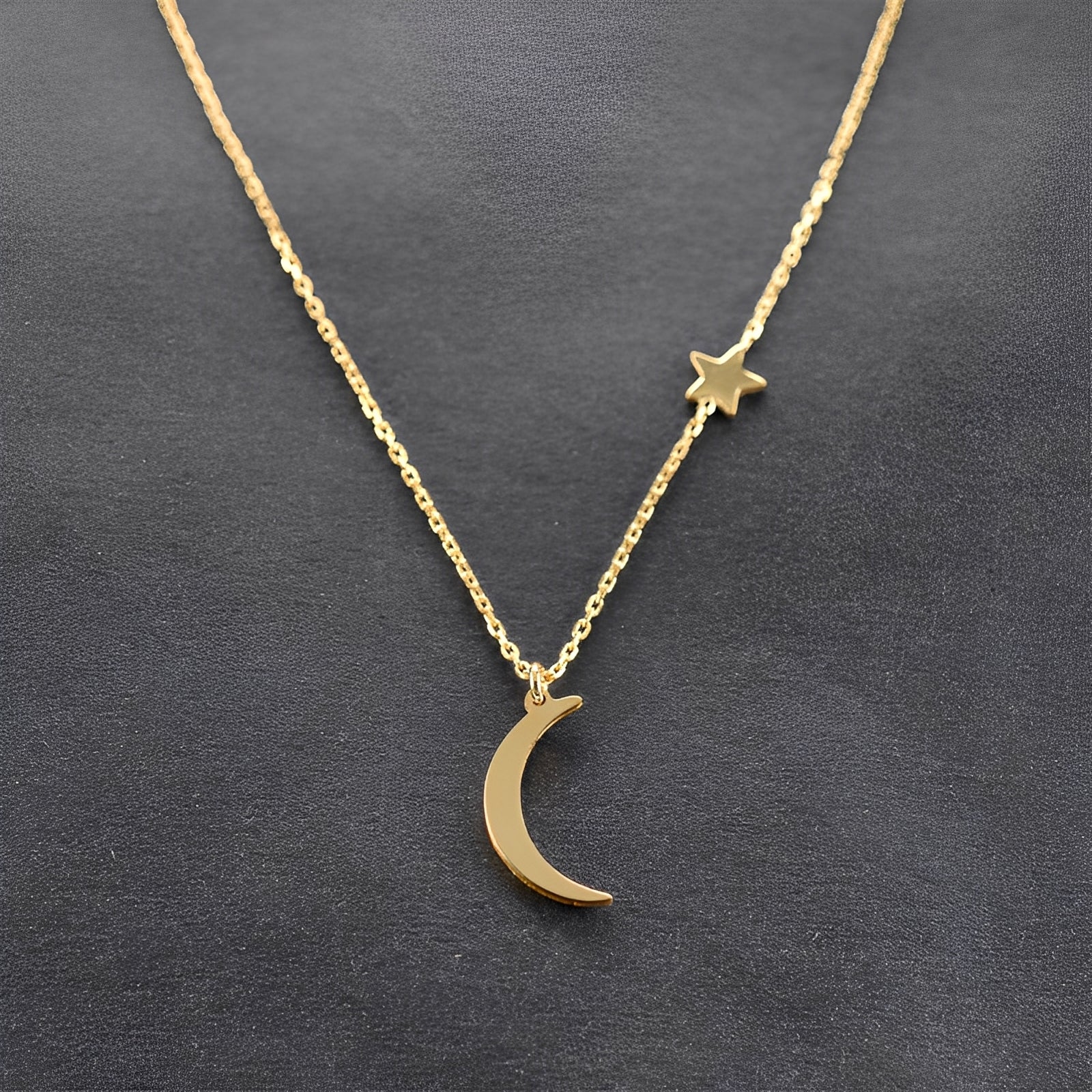 Lunaria – Collar de Estrella y Luna Poético