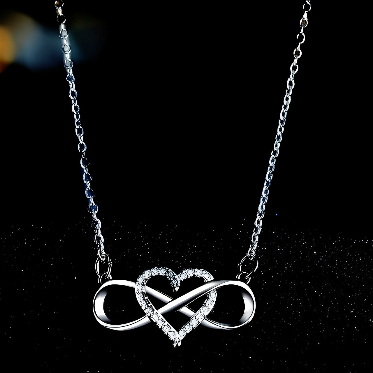 Amaya – Cadena infinita & corazón del amor eterno