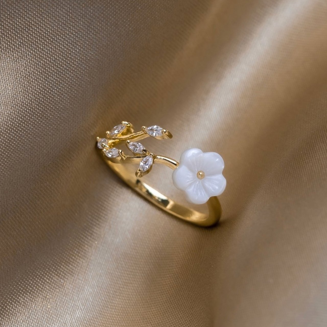 Anillo de Flor Silvestre - Anillo de Pétalo de Cristal de Concha