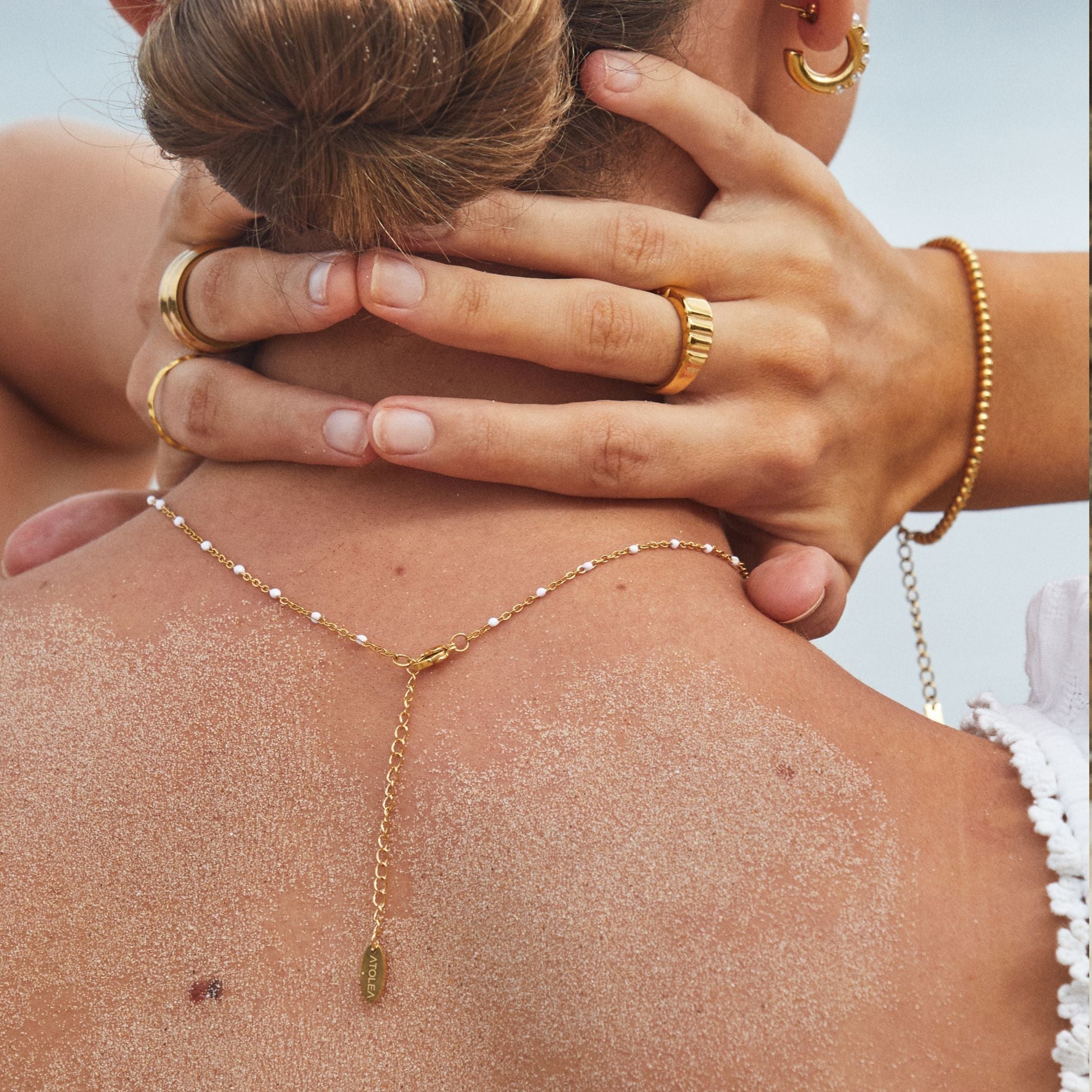 Isla – Collar con Perlas Blancas Emailladas