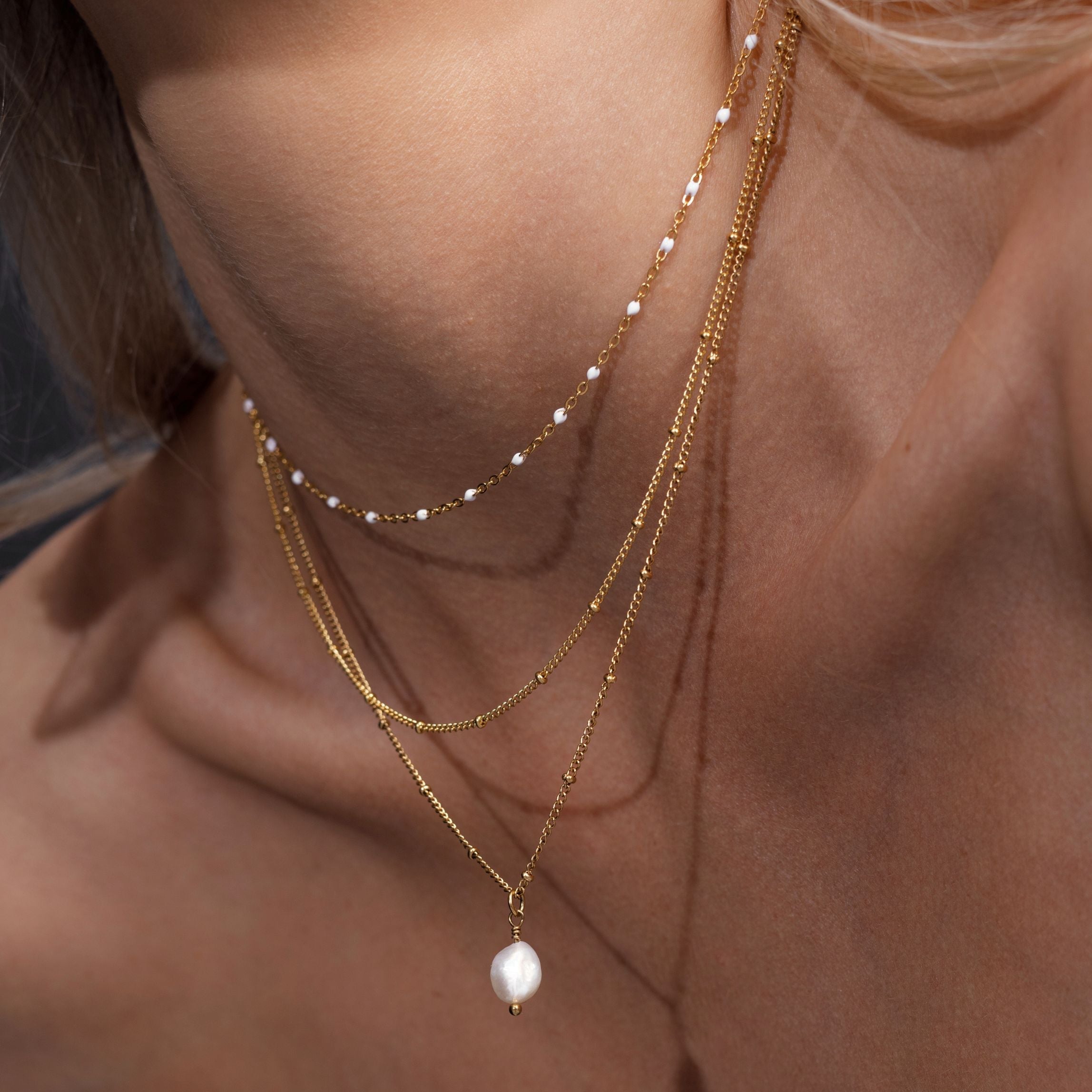 Aveline – Collar doble con perlas de oro y esmalte