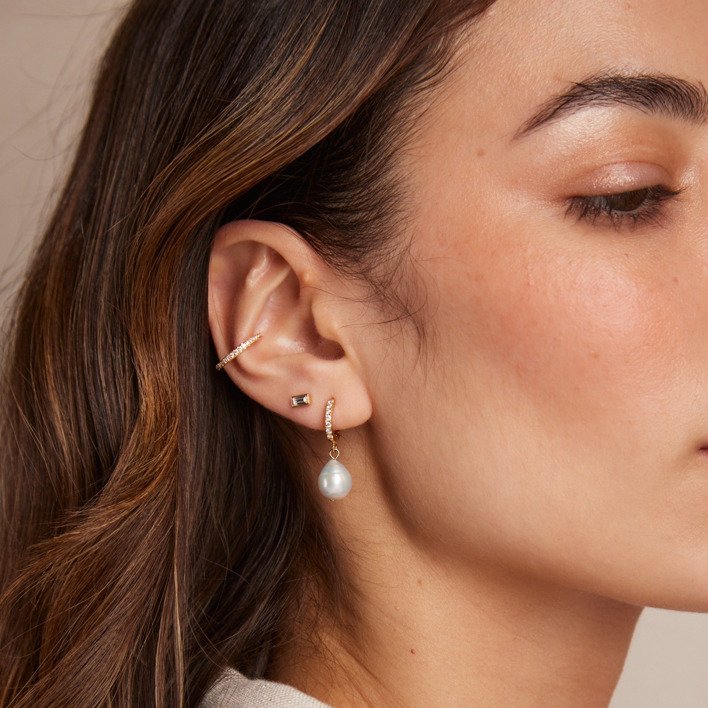 Bree – Manguito de oreja dorado con cristales