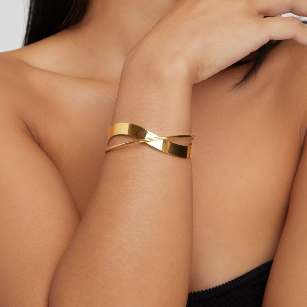 Arielle – Brazalete elegante dorado