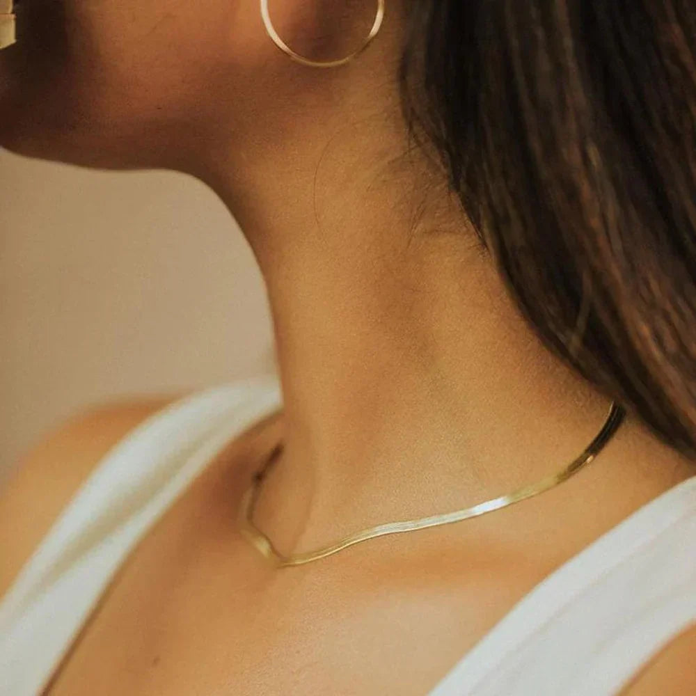 Elizabeth – Collar de cadena de serpiente dorada