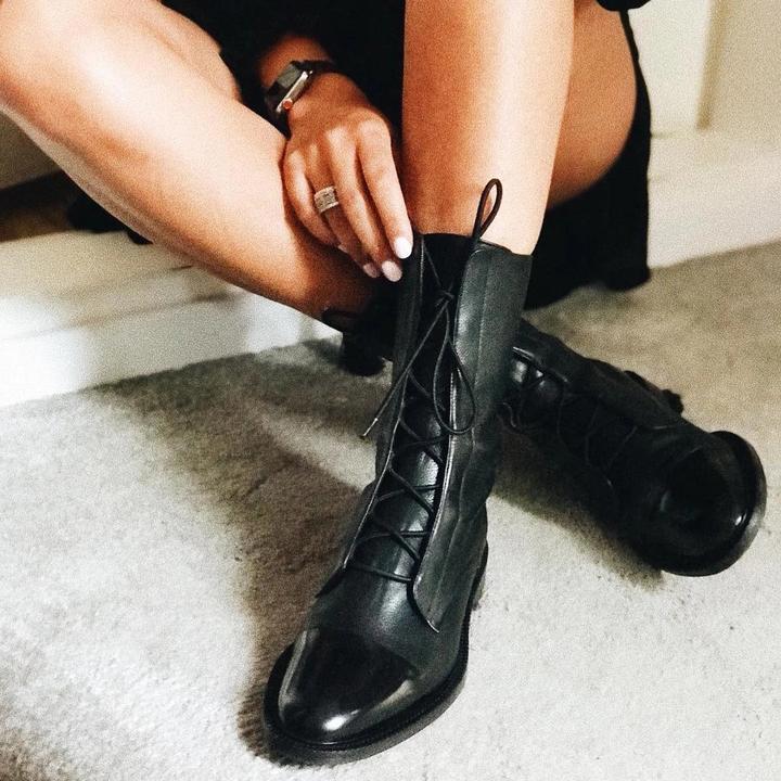 Hailey – Elegante Botines con Tacón Fino
