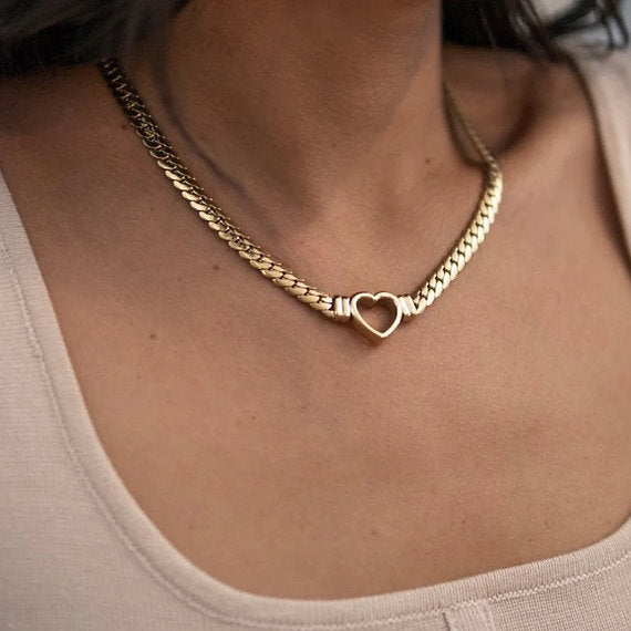 Ara – Collar corazón de oro