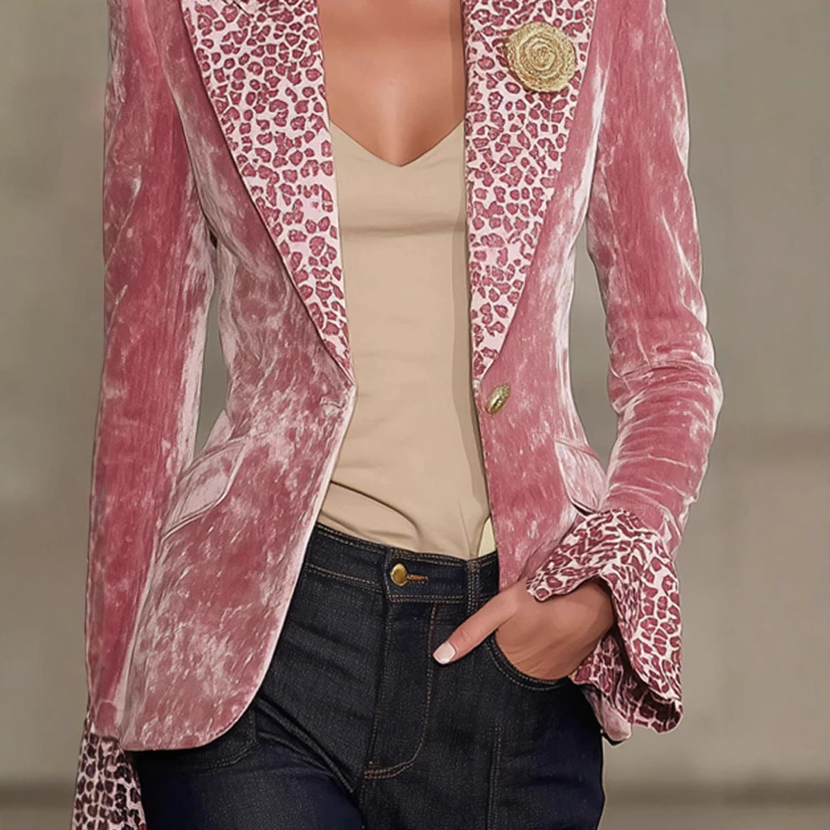Blazer para mujer con estampado de leopardo y solapas en contraste