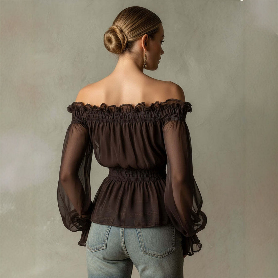 Blusa de mujer con hombros descubiertos, volantes y cintura fruncida