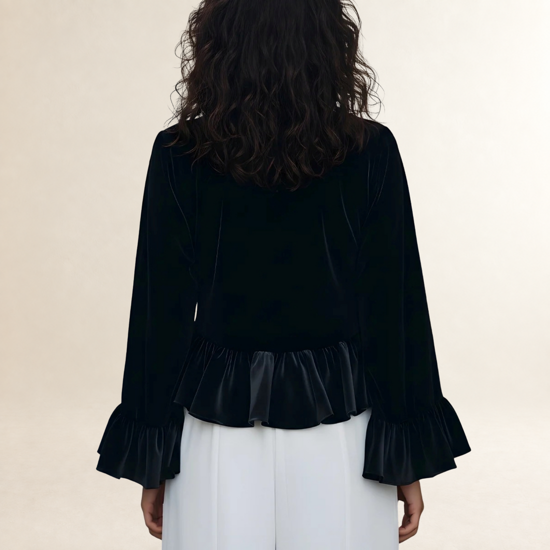 Blusa de mujer de manga larga con cuello redondo y volantes en las mangas - Corte relajado