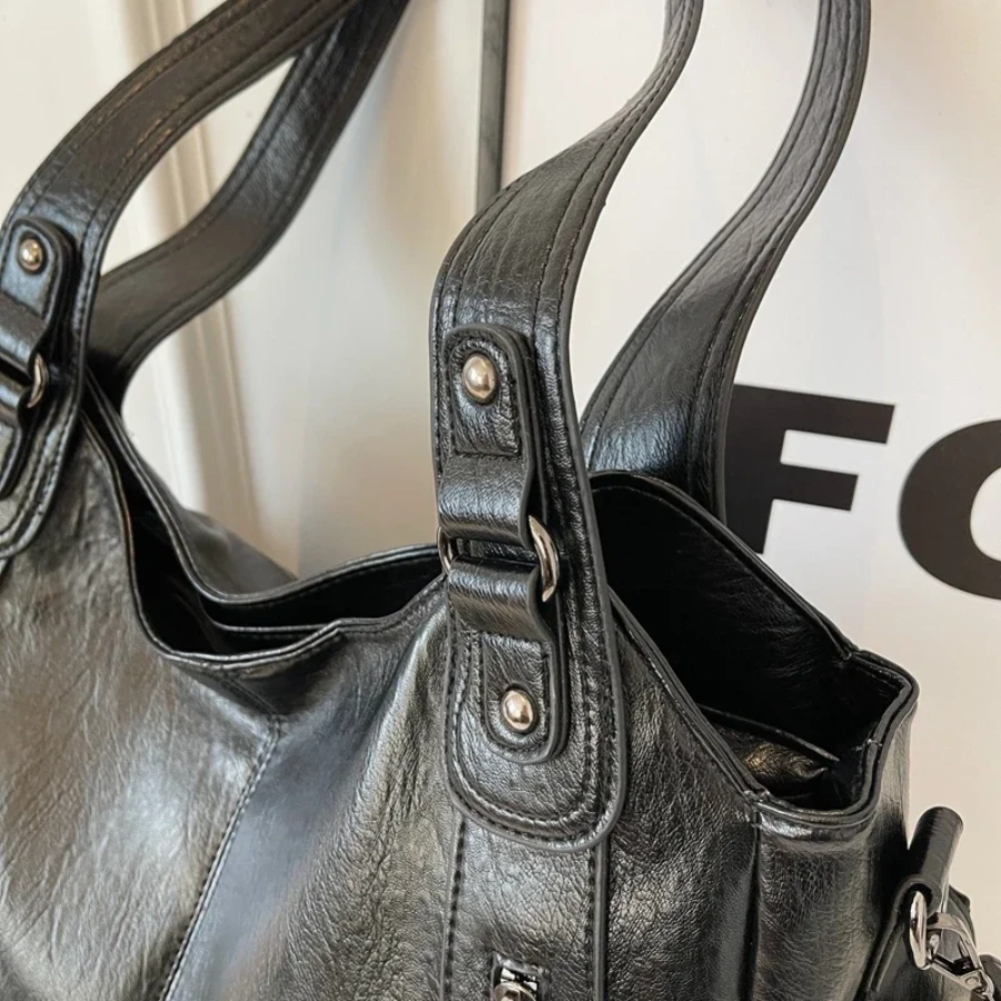 Bolso bandolera para mujer con múltiples compartimentos y diseño versátil