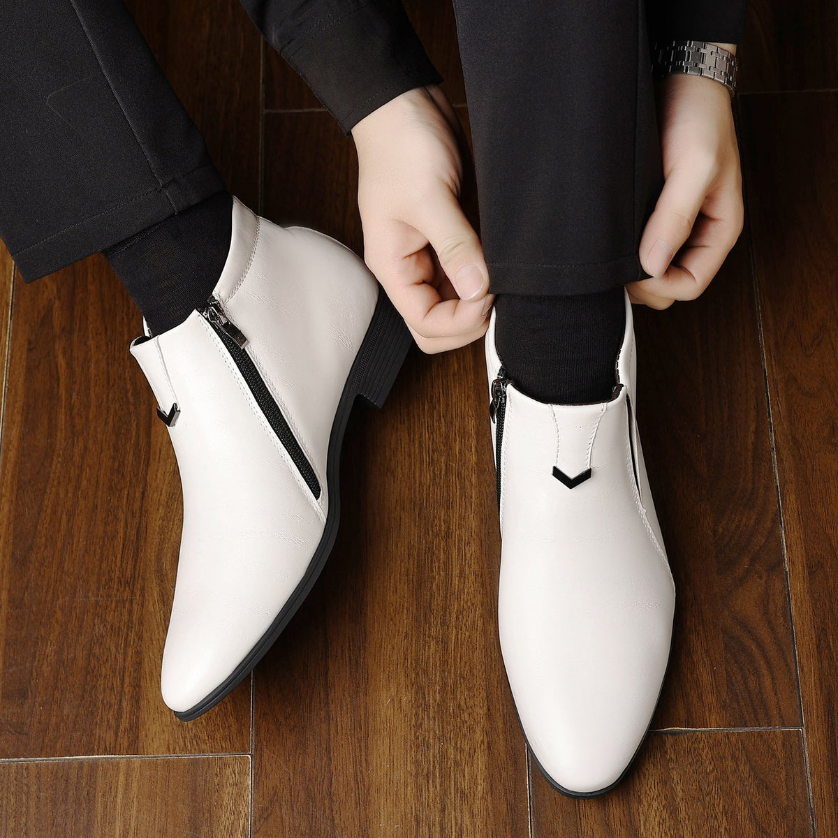 Botines Chelsea hombre con cremallera y detalles decorativos