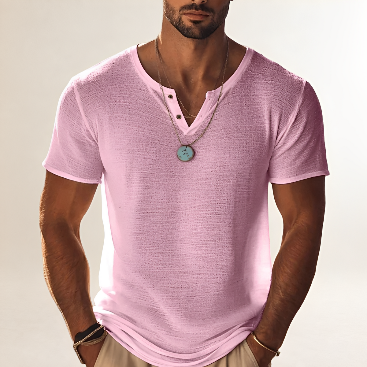 Camisa de hombre Henley de manga corta con escote en V y botones - acabado texturizado, corte relajado