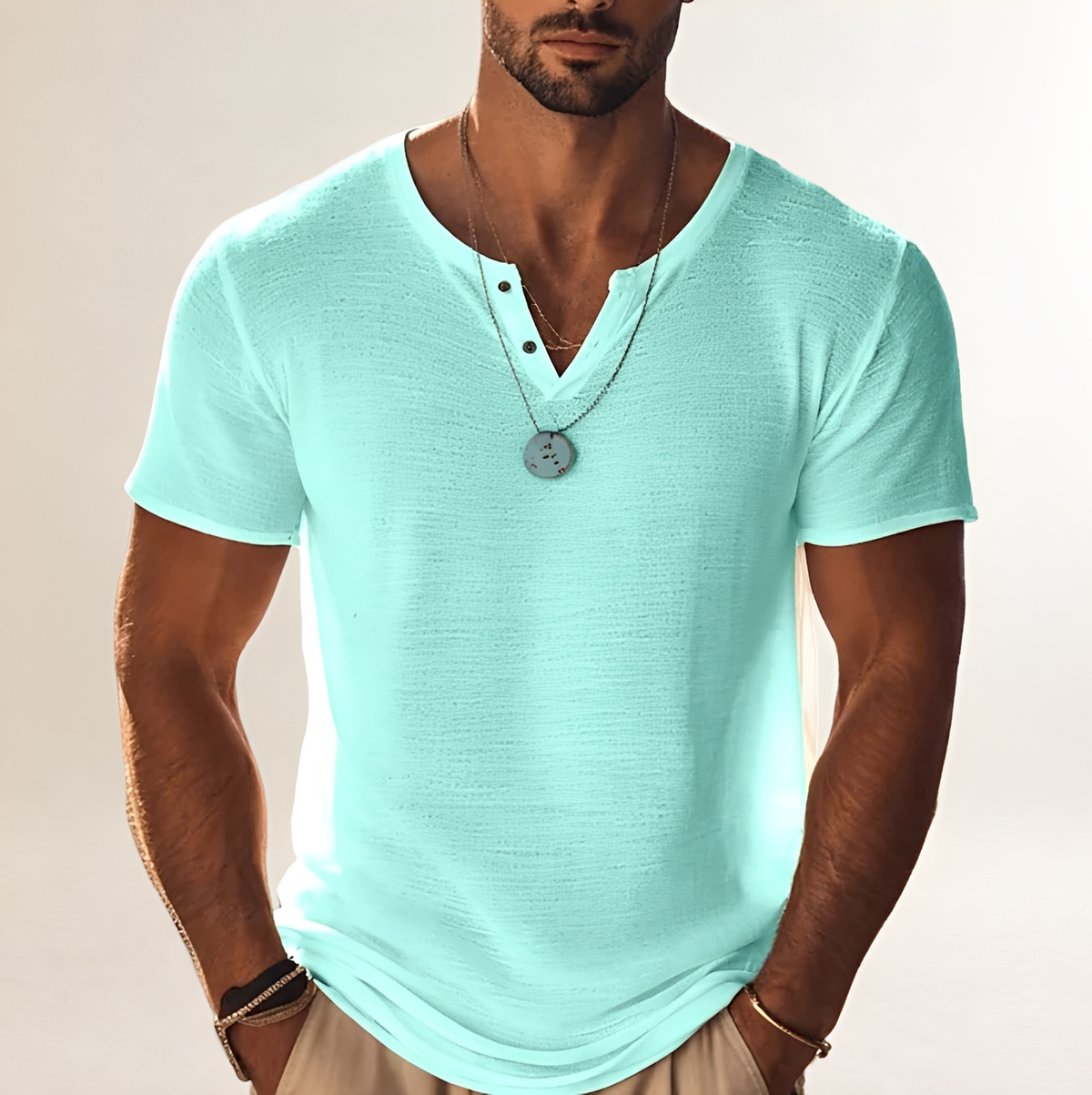 Camisa de hombre Henley de manga corta con escote en V y botones - acabado texturizado, corte relajado