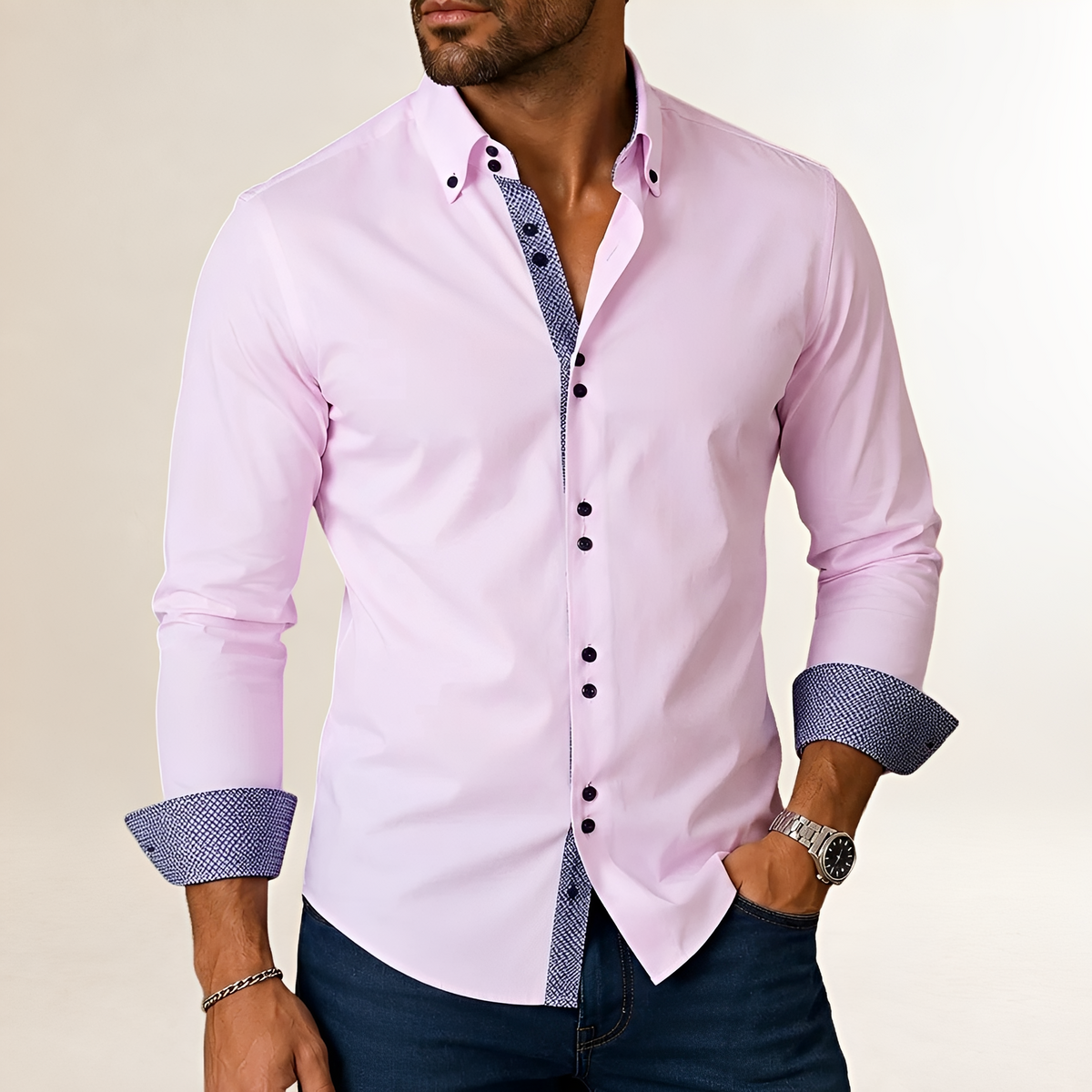Camisa de vestir para hombre de corte ajustado con cuello estructurado y detalles en contraste
