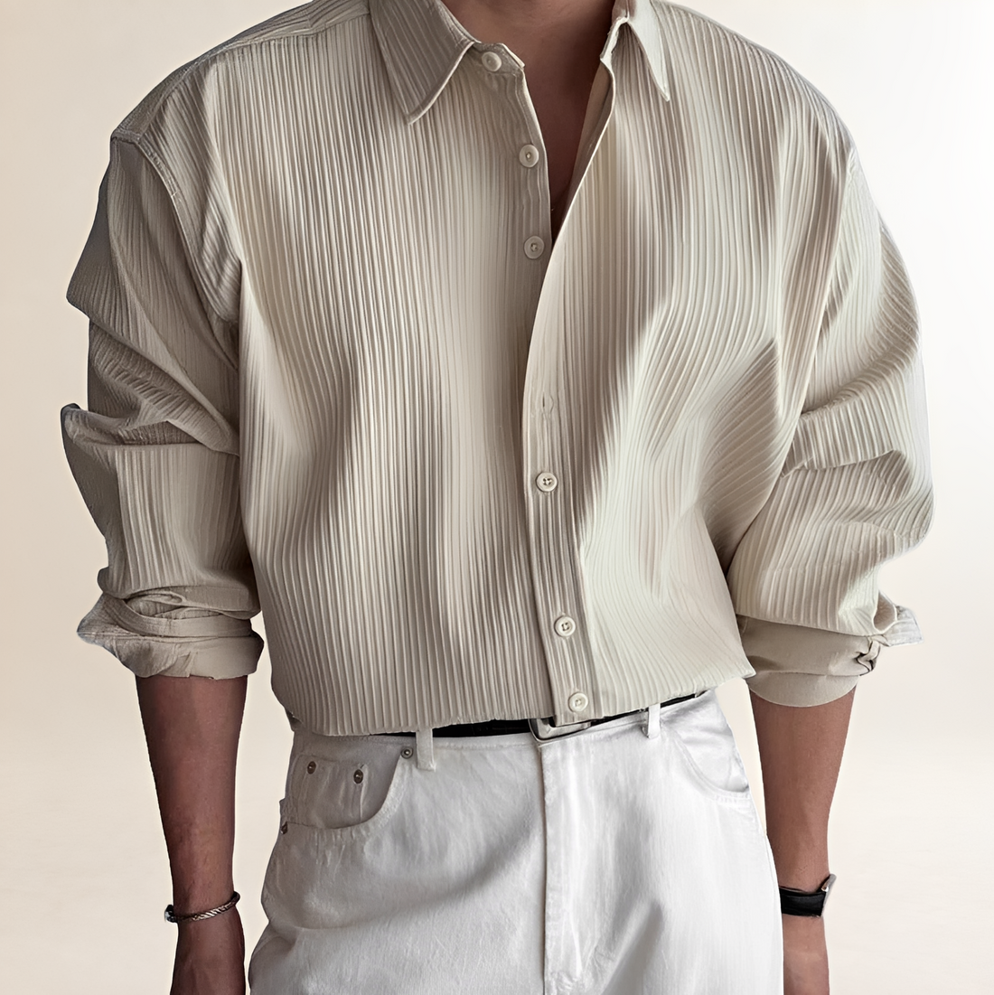 Camisa hombre manga larga con pliegues corte relajado