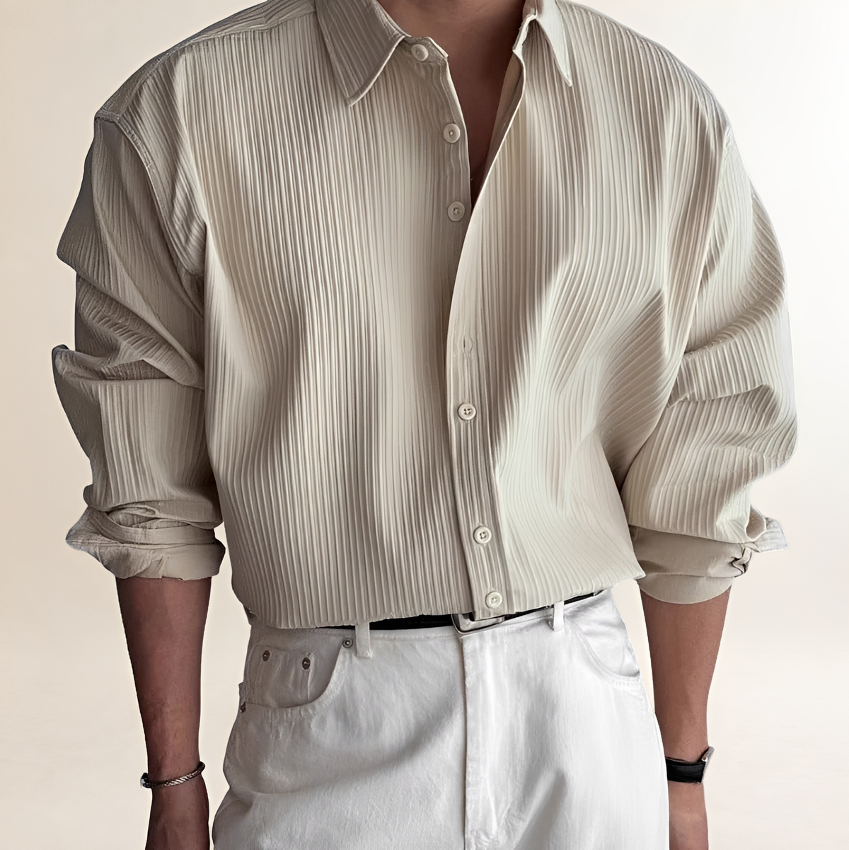 Camisa hombre manga larga con pliegues corte relajado