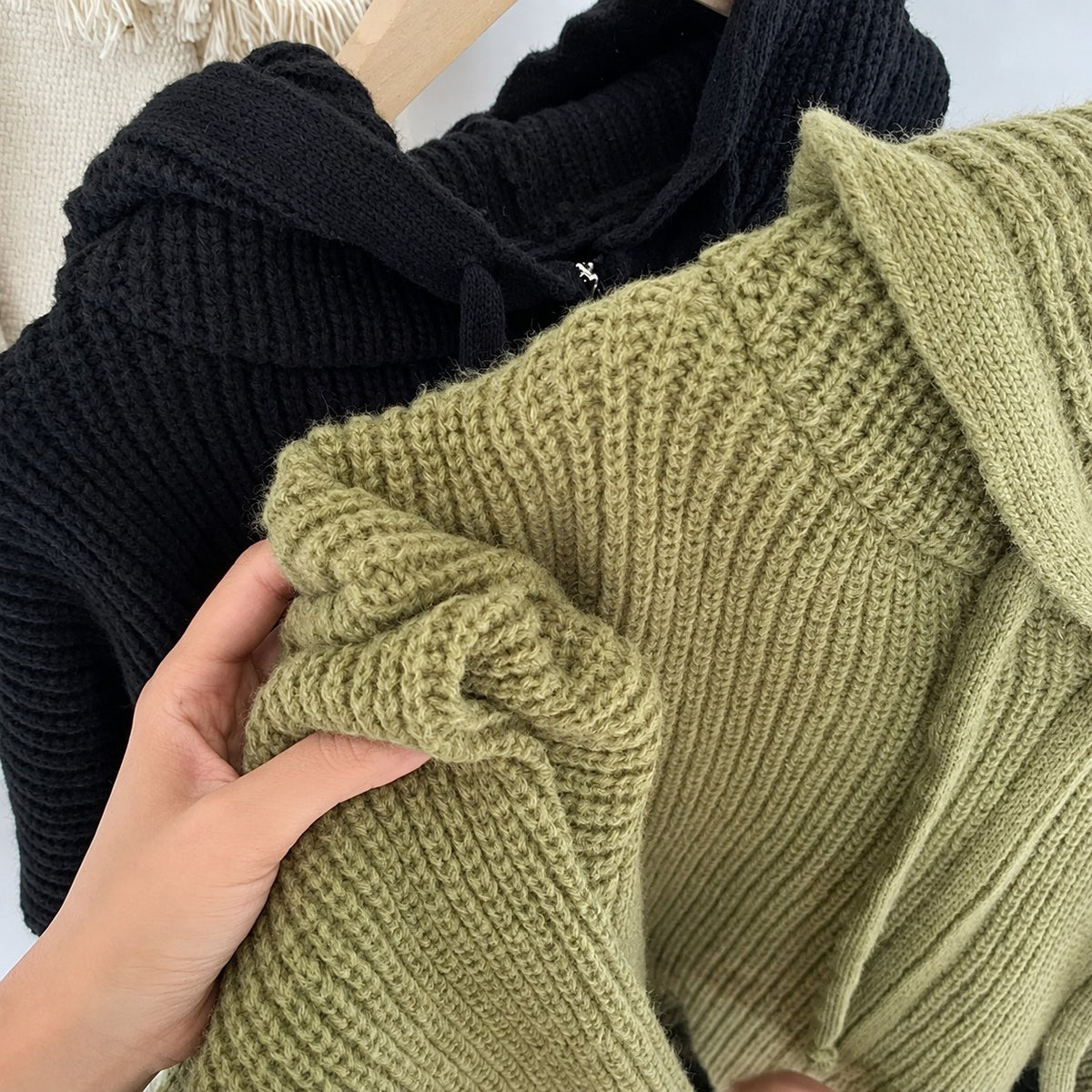 Cardigan con capucha para mujer de corte oversize, cierre de cremallera y bolsillos