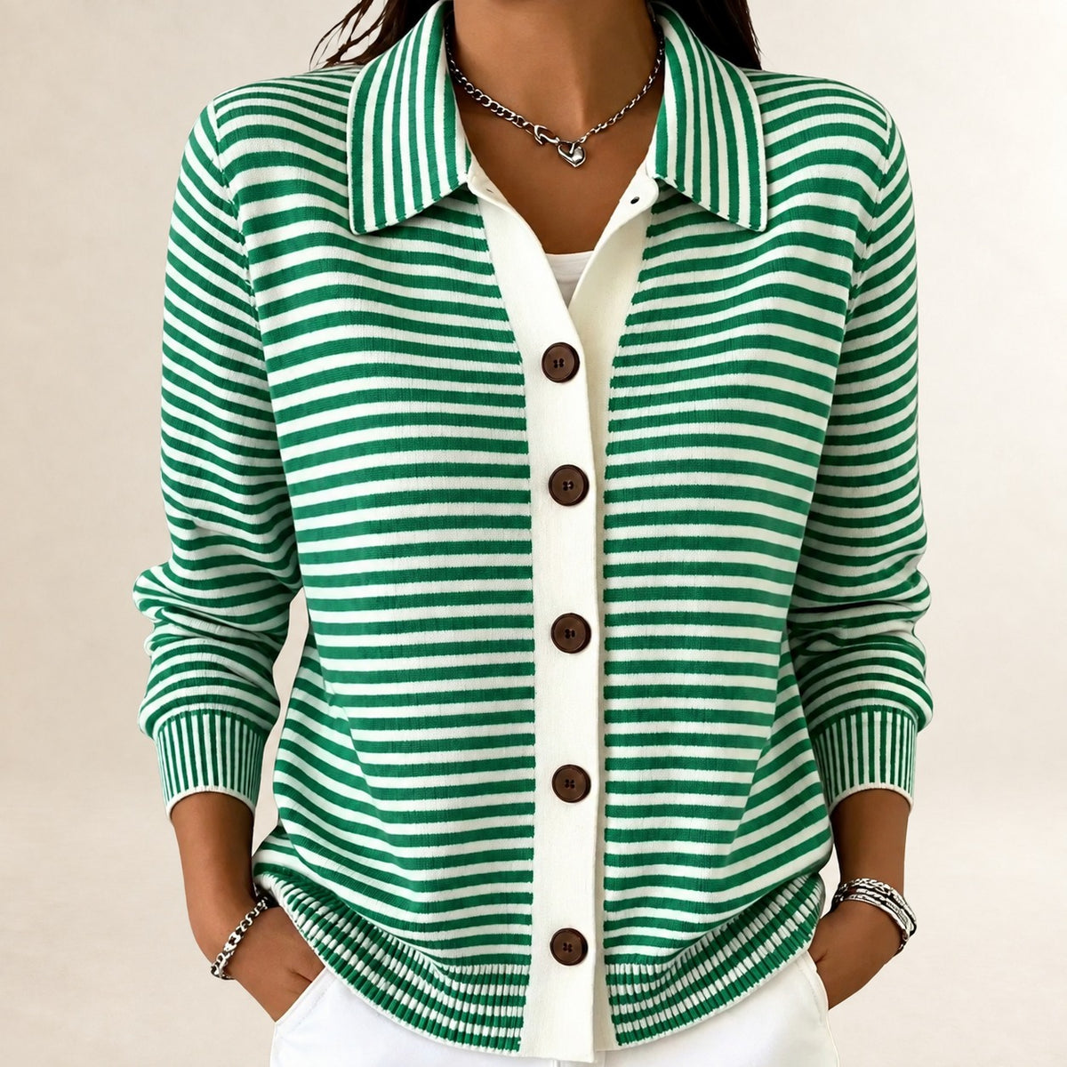 Cardigan de mujer con cuello y botones - diseño a rayas finas y cuello puntiagudo, apertura frontal con plastrón contrastante