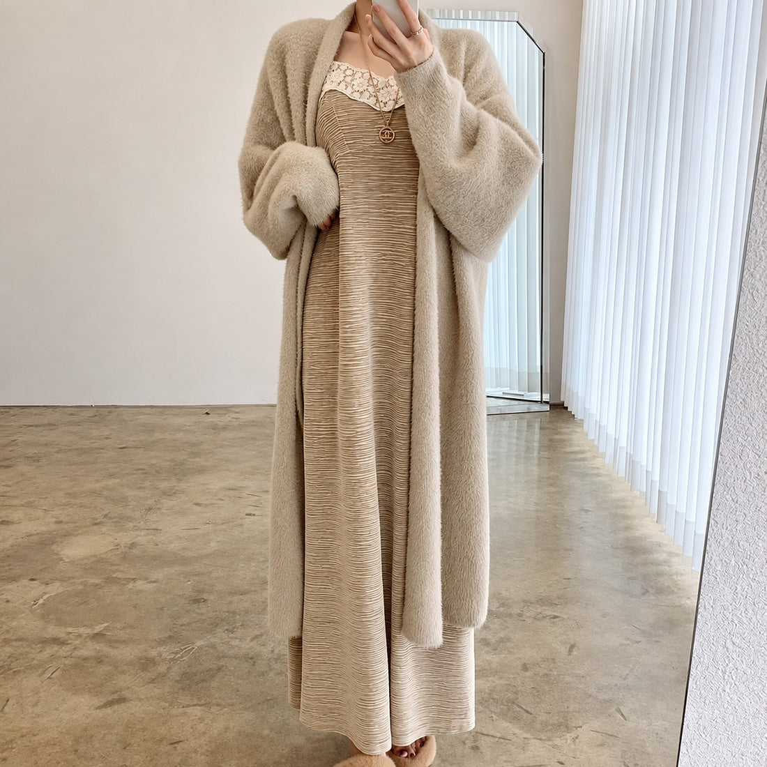 Cardigan largo para mujer con corte oversize y abertura frontal