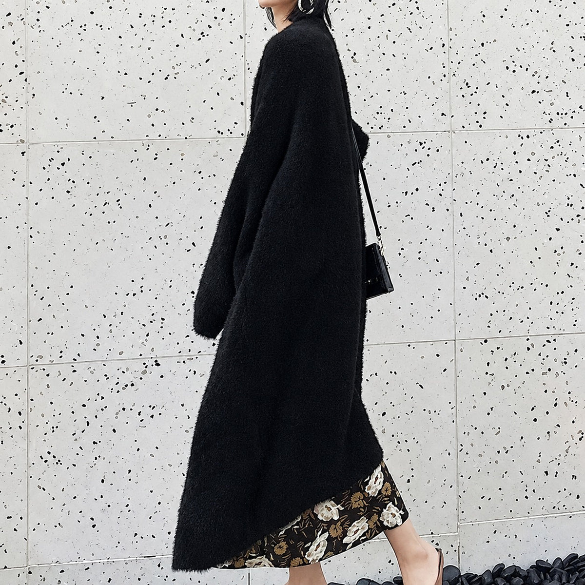 Cardigan largo para mujer con corte oversize y abertura frontal