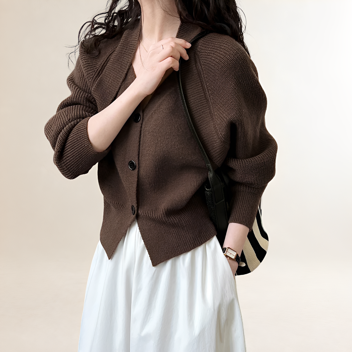 Cardigan para mujer de escote en V y cierre de botones de manga larga y ajuste regular