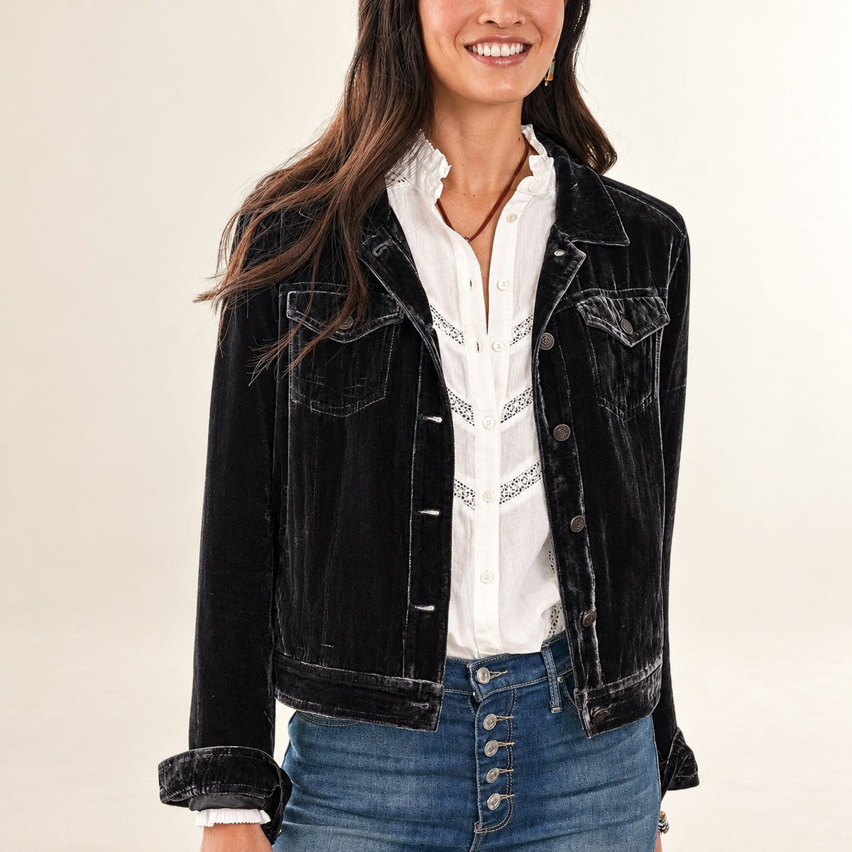 Chaqueta camisa para mujer con botonadura frontal y bolsillos en el pecho