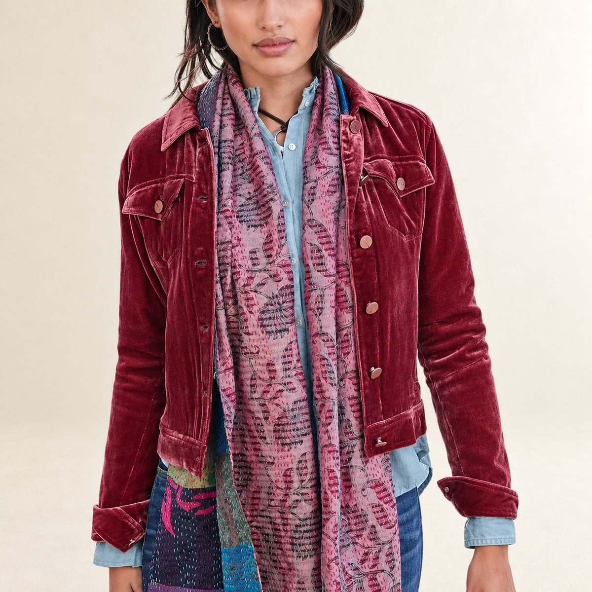 Chaqueta camisa para mujer con botonadura frontal y bolsillos en el pecho
