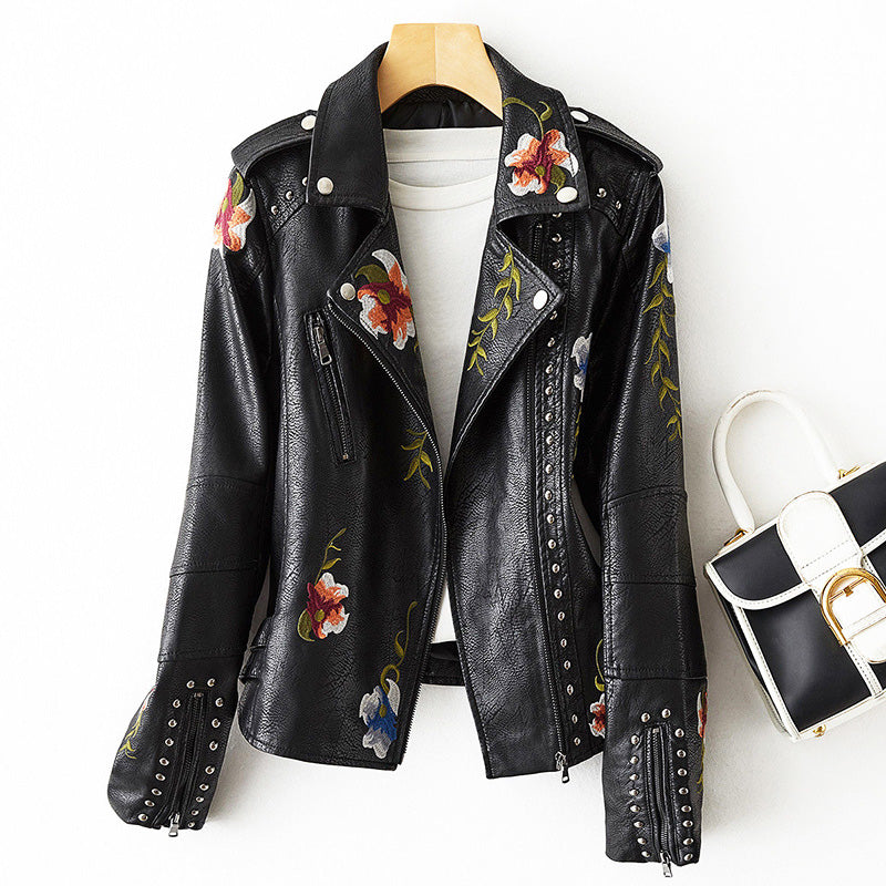 Chaqueta de moto para mujer con bordado floral y tachuelas - corte ajustado