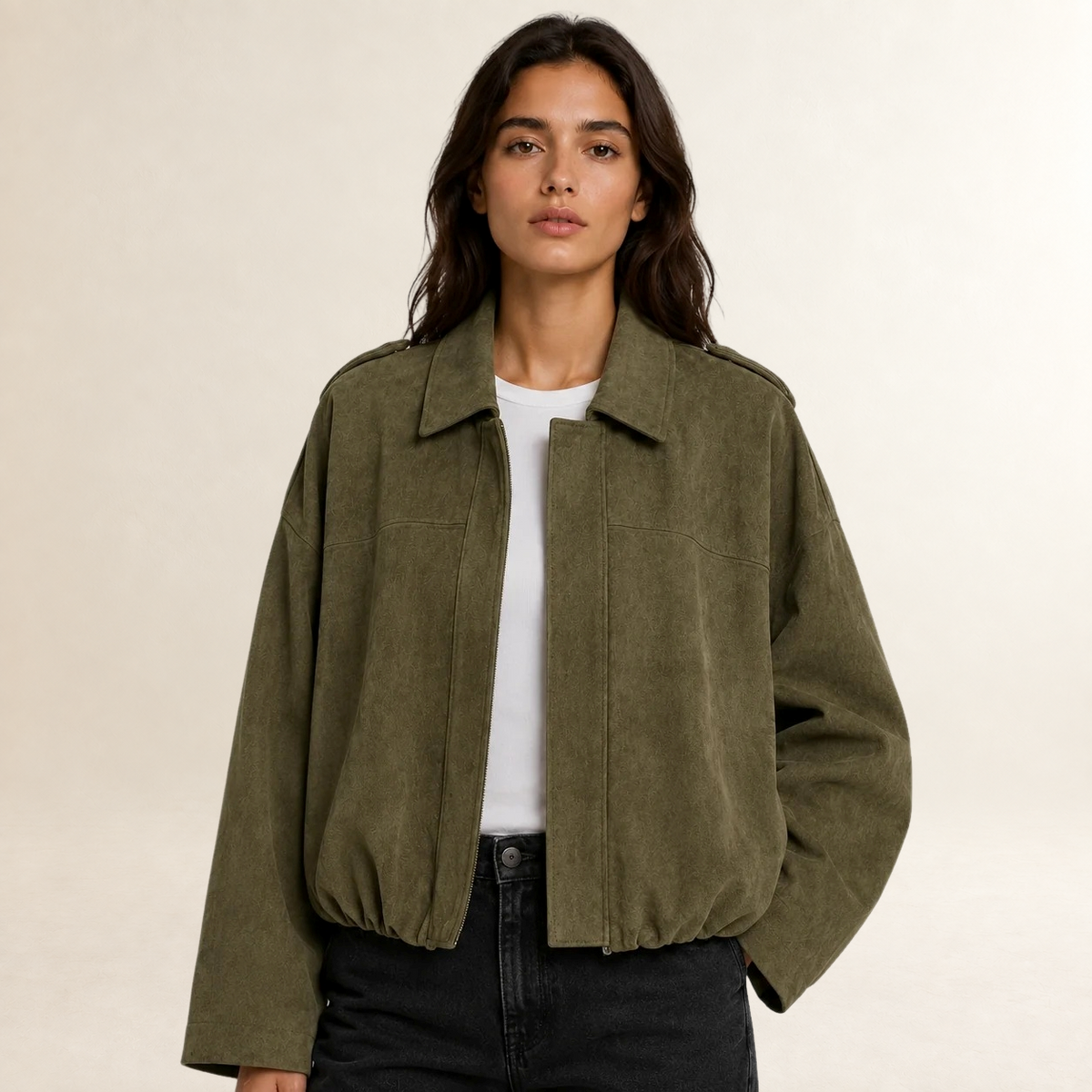 Chaqueta de mujer bomber oversize con cuello estructurado y cierre frontal