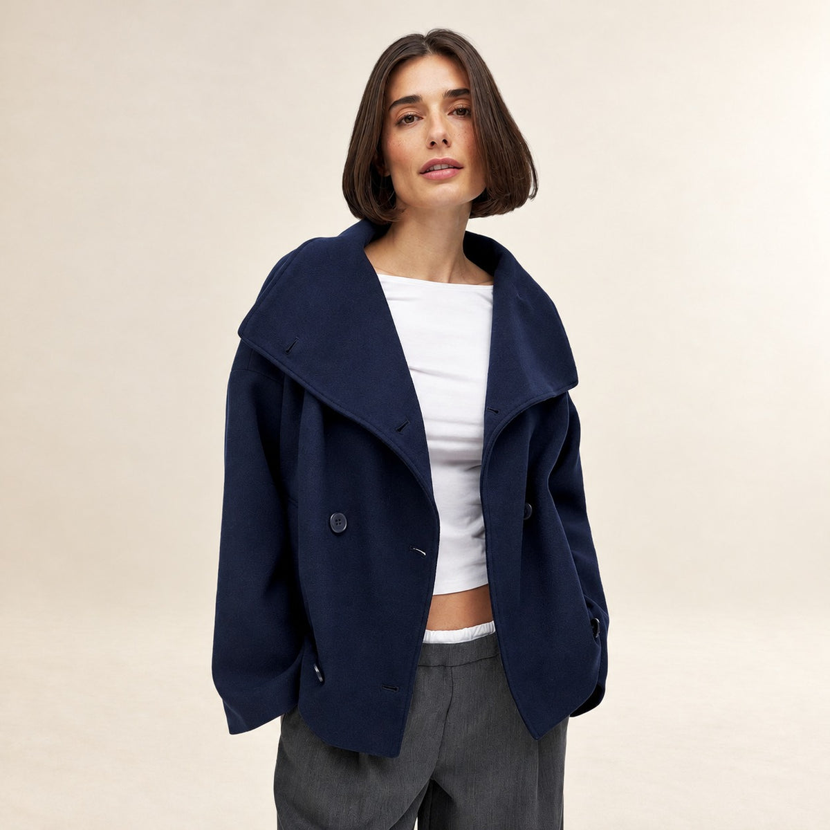 Chaqueta de mujer de doble botonadura con solapa ancha y corte regular