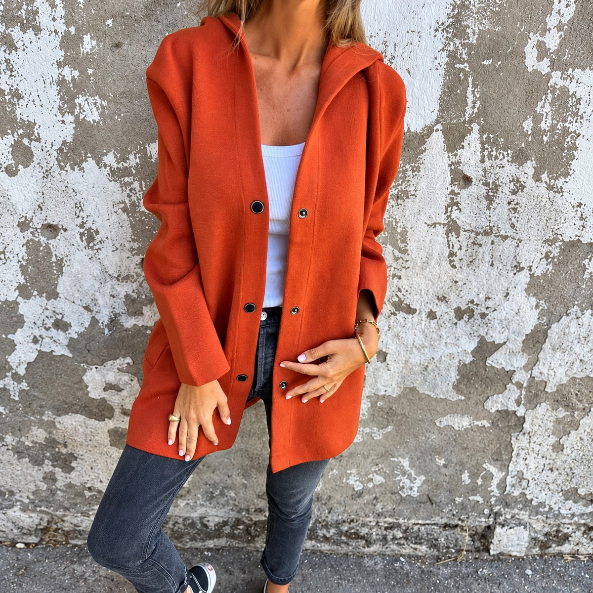 Chaqueta larga con capucha para mujer cierre de botones corte relajado diseño versátil