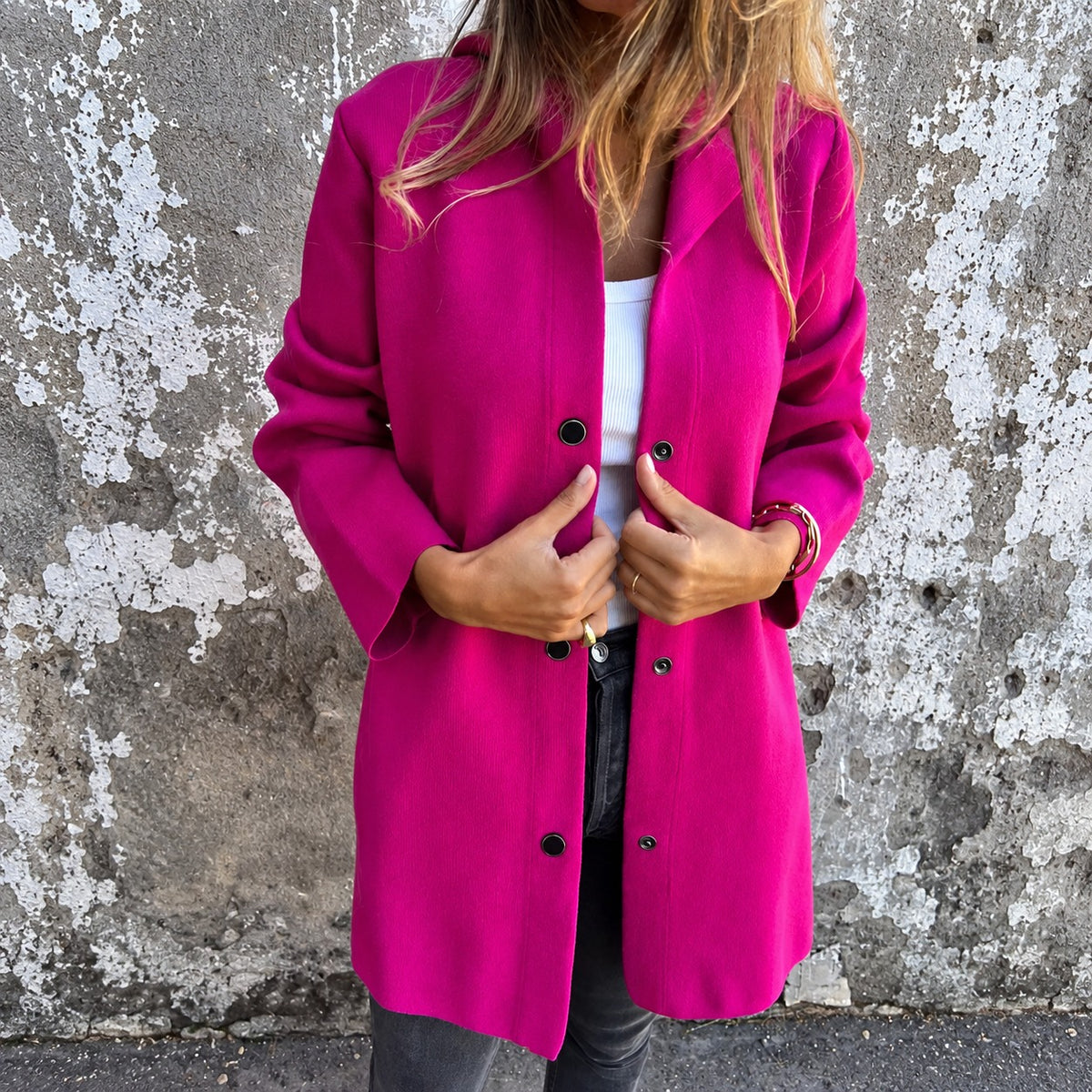 Chaqueta larga con capucha para mujer cierre de botones corte relajado diseño versátil