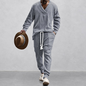 Conjunto athleisure para hombre con camiseta de manga larga con escote en V y pantalones con cordón