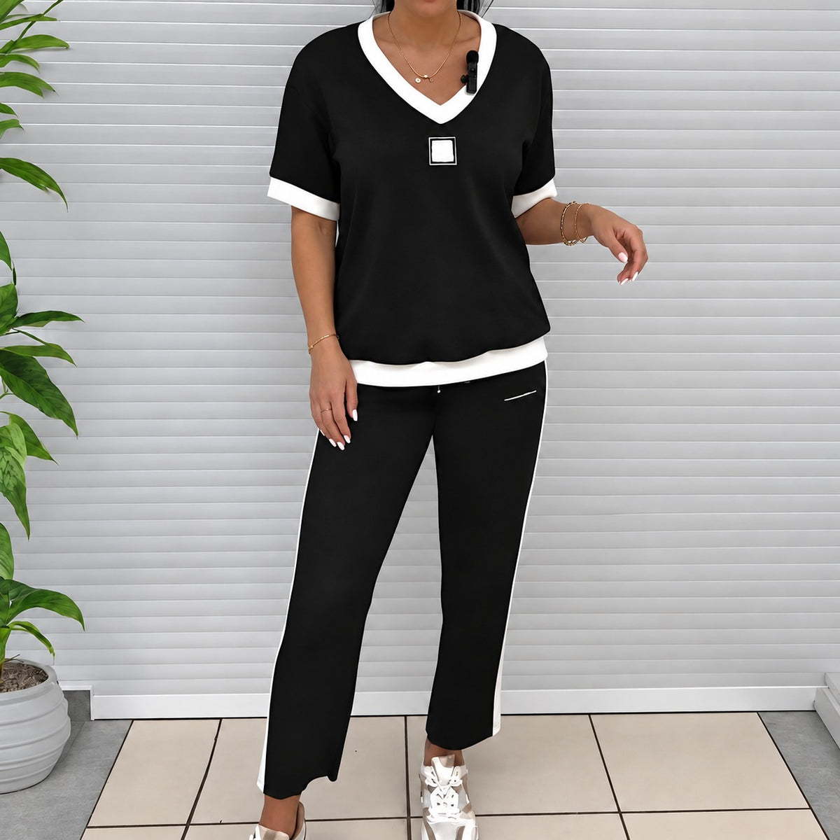 Conjunto de blusa de mujer con escote en V y pantalones rectos - Diseño en bloques de color, ajuste relajado
