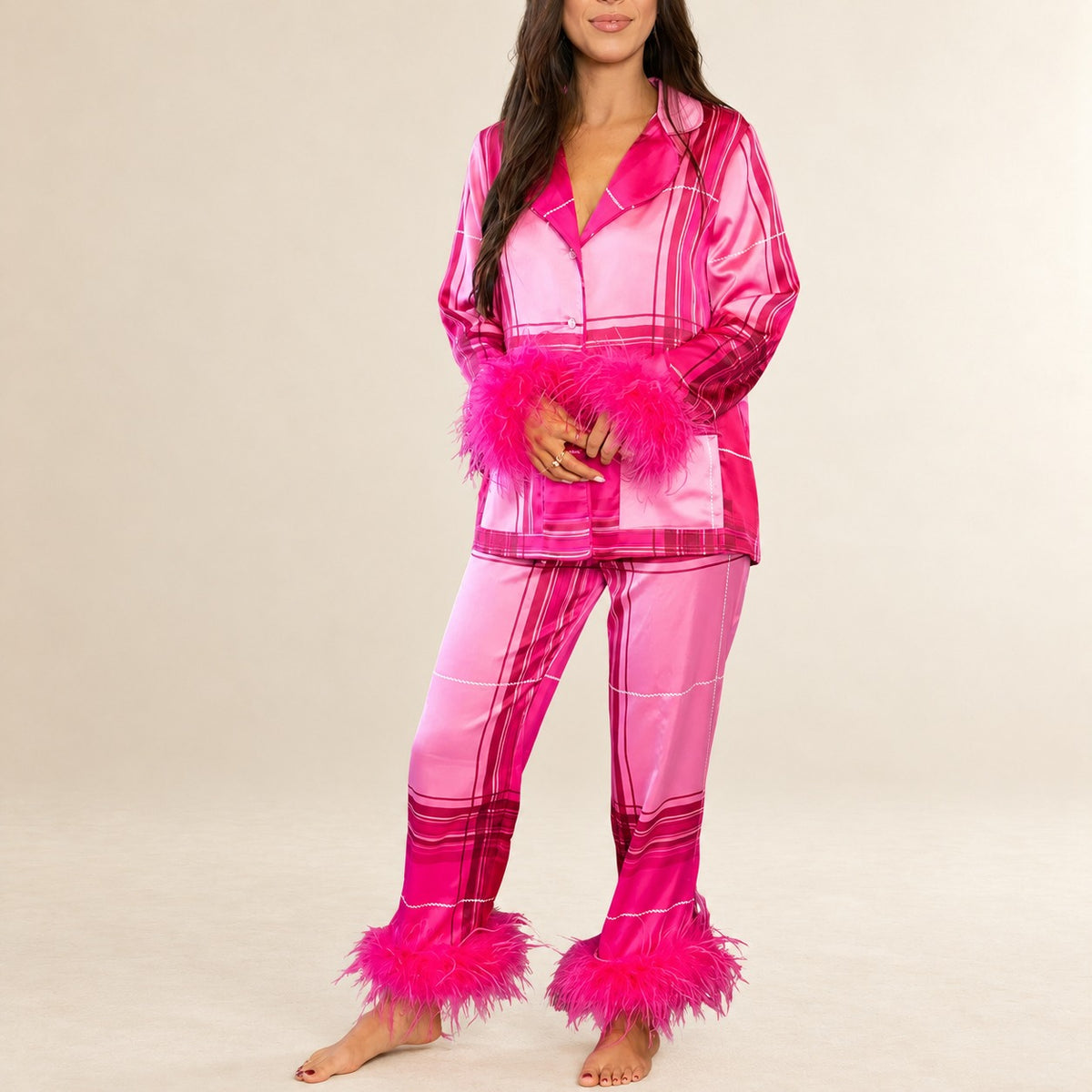 Conjunto de pijama para mujer: top de manga larga con botonera frontal y detalle en los puños, pantalón tobillo recto con cintura elástica, estampado