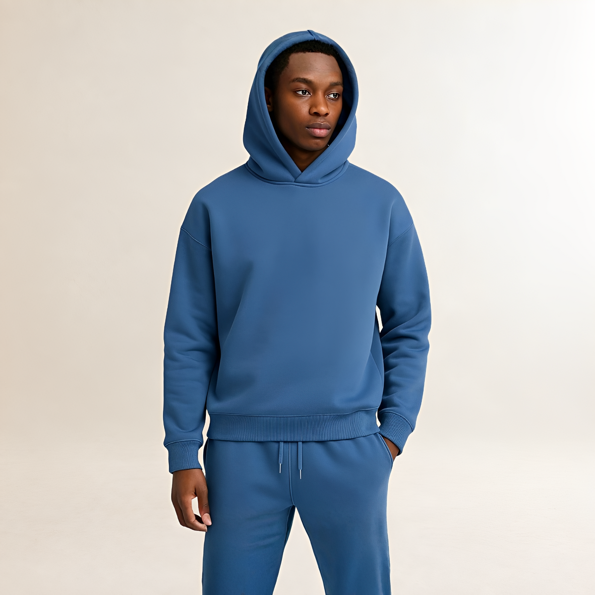 Conjunto de sudadera con capucha y joggers para hombre de corte oversize con capucha ajustable