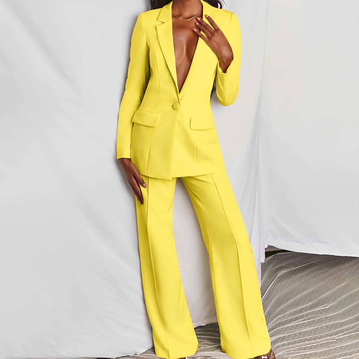 Conjunto de traje de mujer blazer y pantalón de pierna ancha ajuste entallado