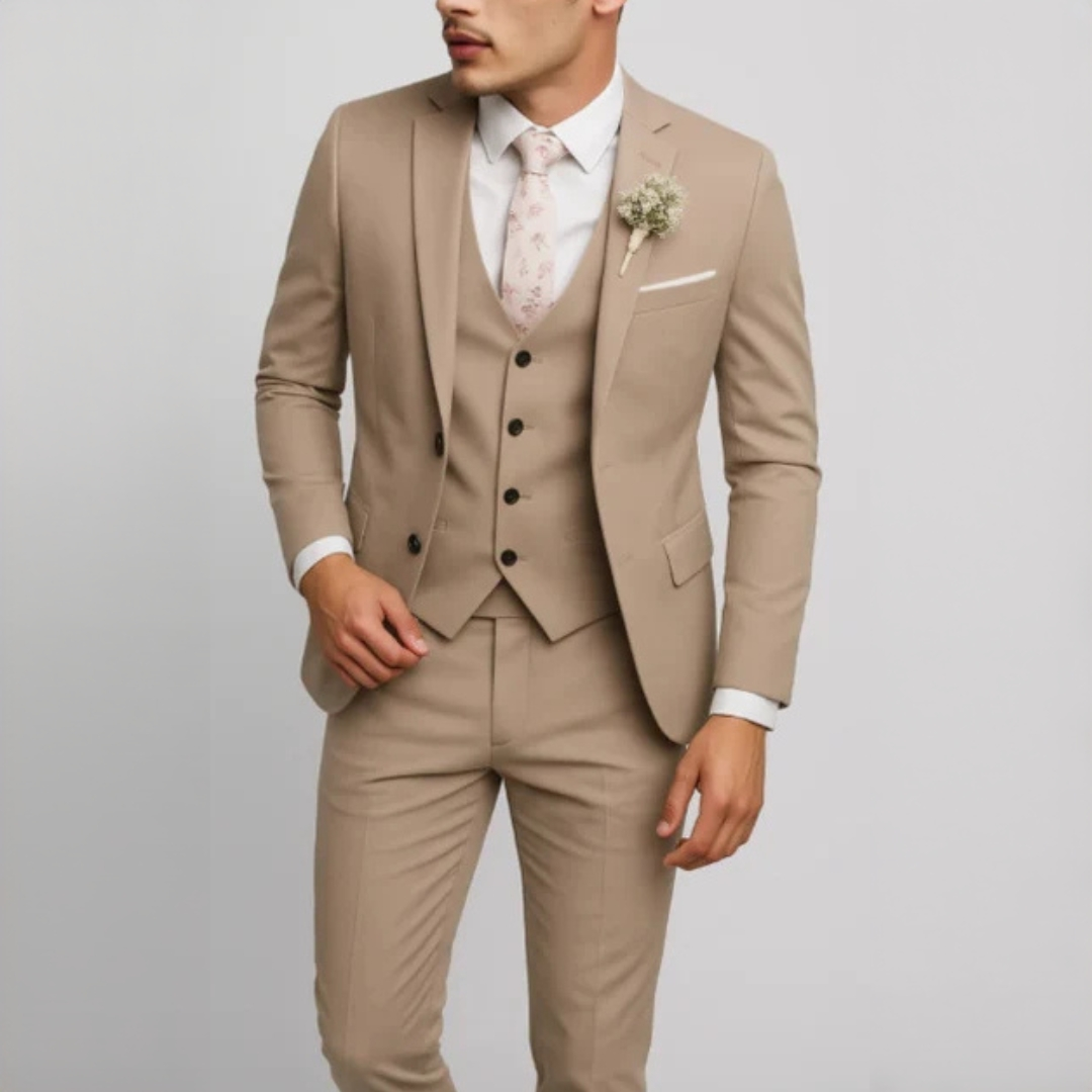 Conjunto de traje para hombre con chaqueta entallada, chaleco frontal y pantalones rectos, planchado sin arrugas