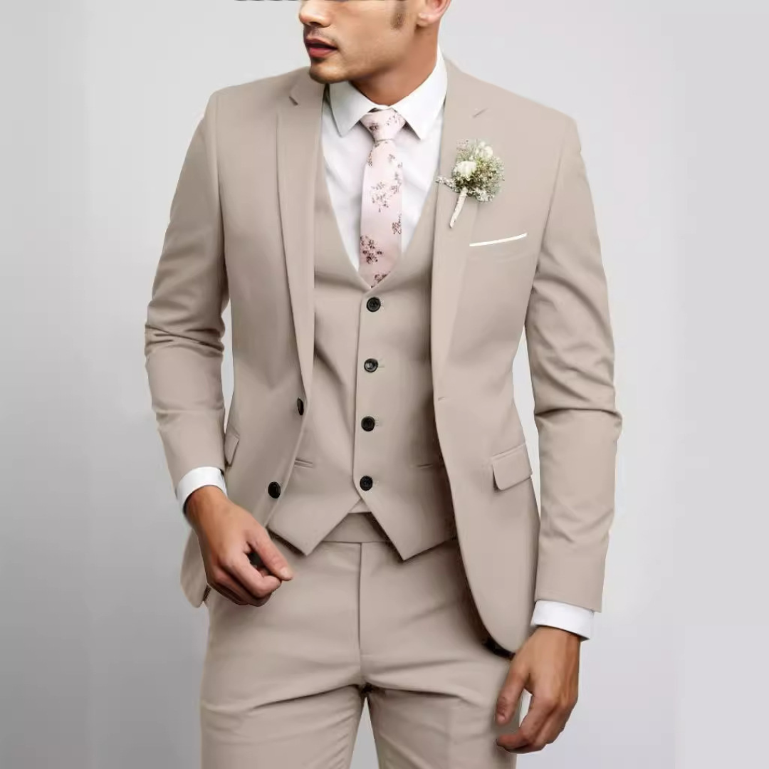 Conjunto de traje para hombre con chaqueta entallada, chaleco frontal y pantalones rectos, planchado sin arrugas