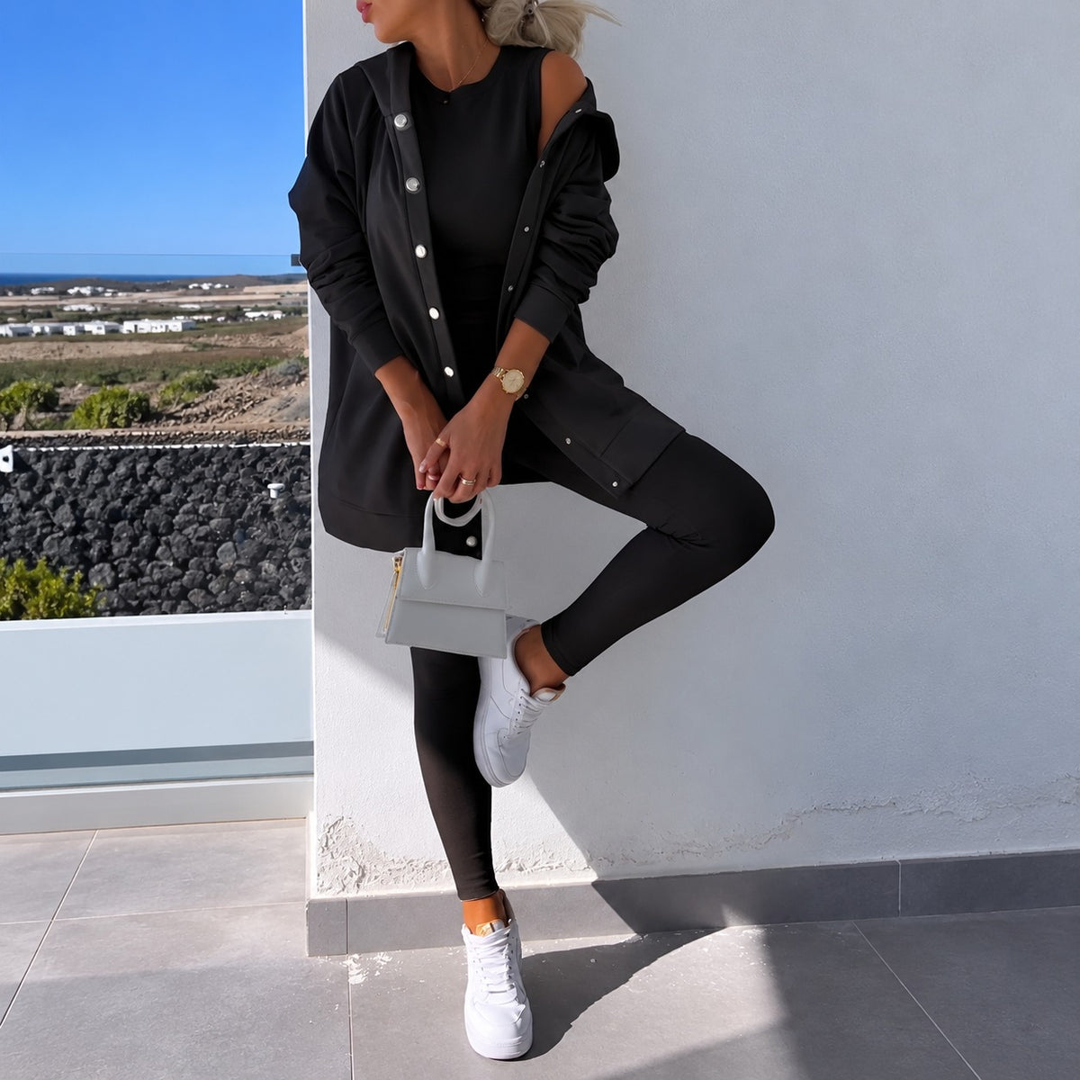 Conjunto mujer con chaqueta de manga larga con cierre de botones y leggings ajustados