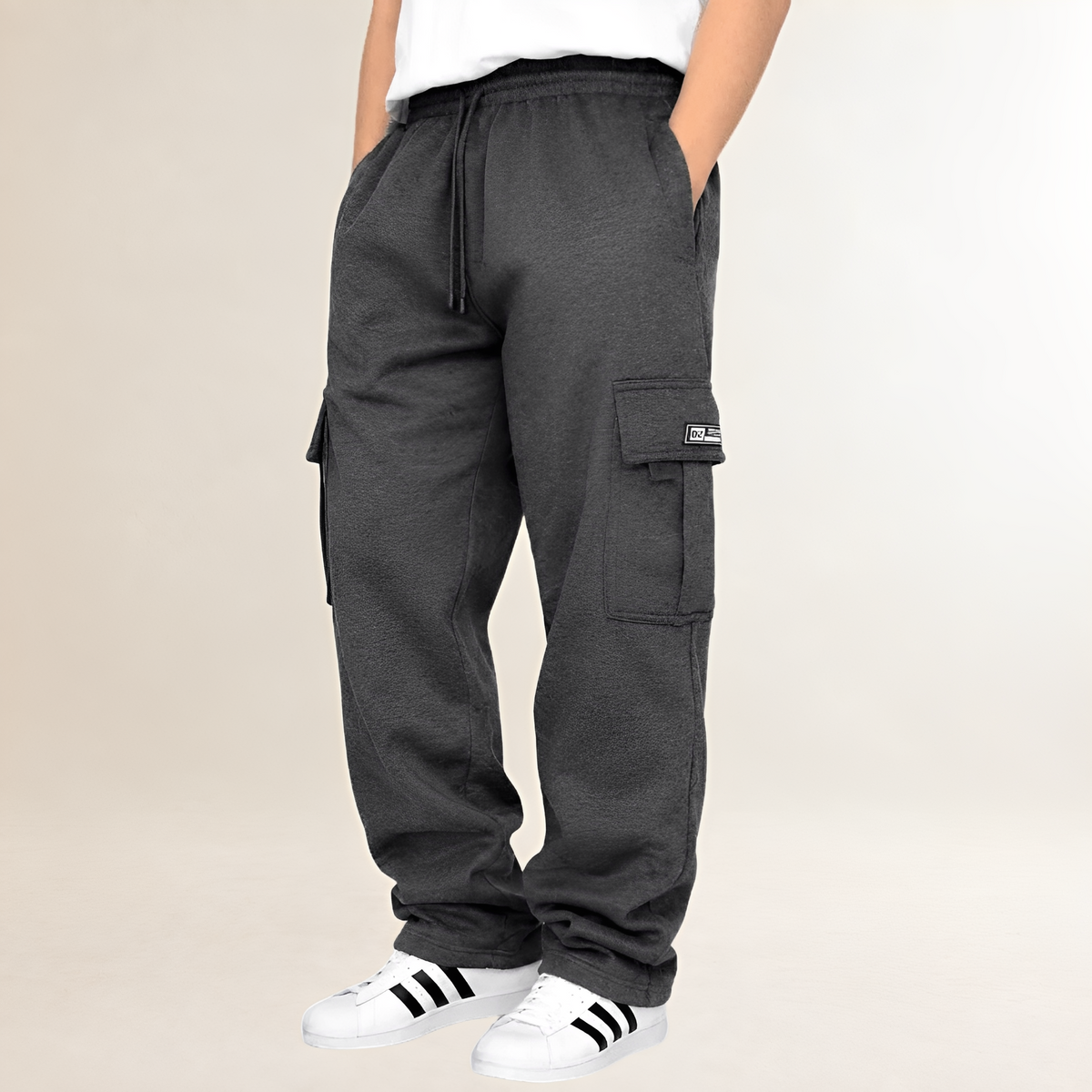 Joggers hombre cargo con cintura elástica y bolsillos con solapa
