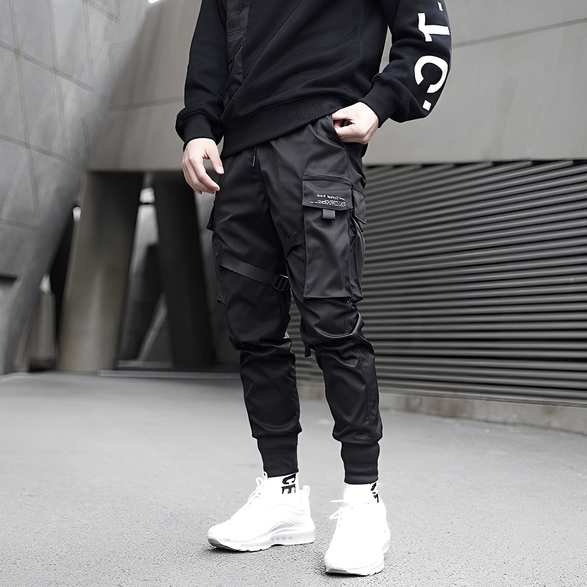 Pantalones cargo para hombre con ajuste entallado y múltiples bolsillos