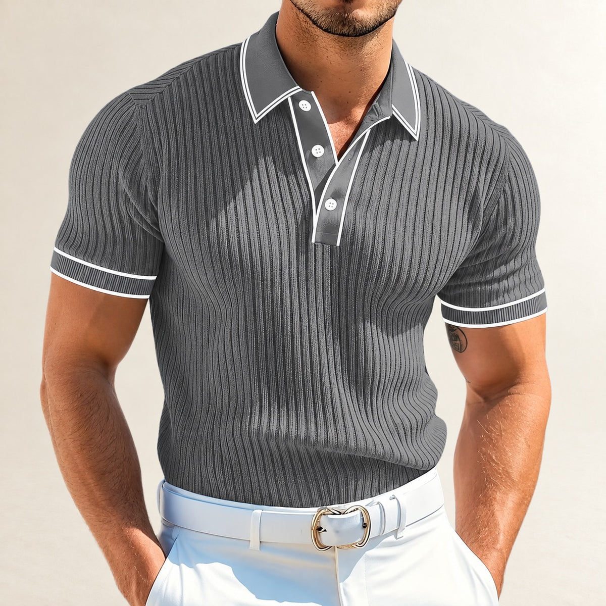Polo para hombres con ribete en contraste, manga corta, abertura de 3 botones, textura vertical, corte relajado